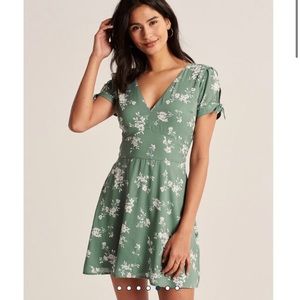 Abercrombie & Fitch Self-Tie Dress Bundle